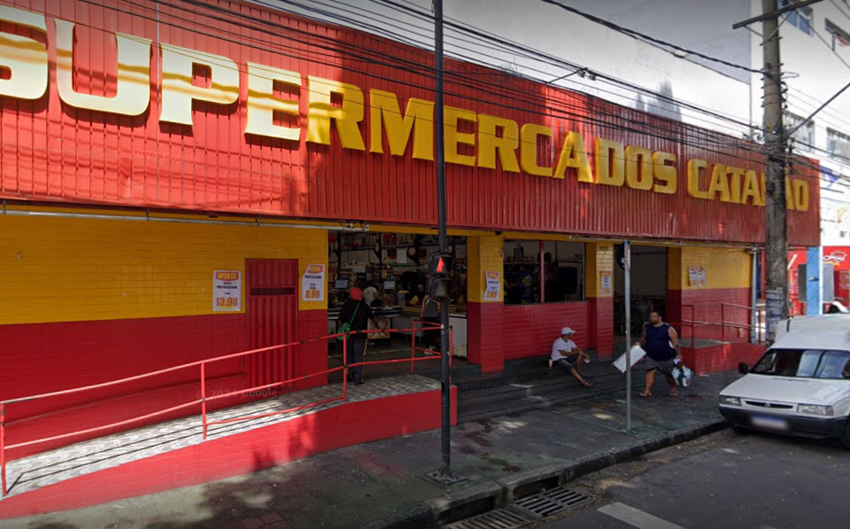 Supermercado Catalão do Vale do Jatobá precisou fechar por causa da chuva.